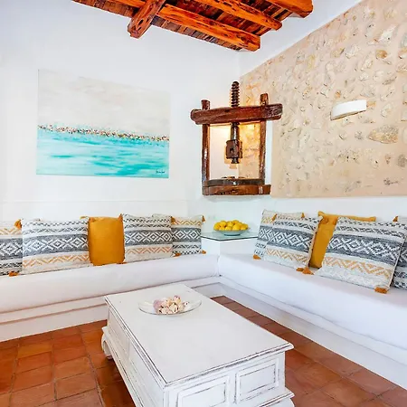 Villa Xumeu Den March